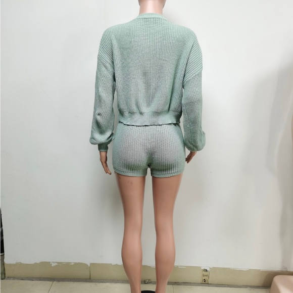 Two piece - Picture 4 of 6